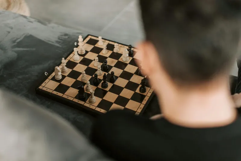 The Hungarian Chess Master Who Memorized 52 Games at Once and Made 'Athletic' a Meaningless Word